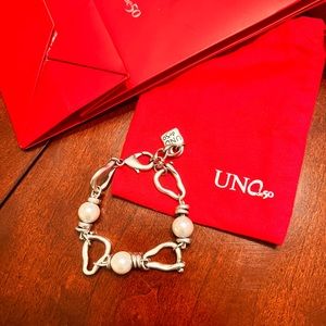 Uno de 50 Perla Bracelet Mosqueto Link Chain Silver with faux pearls 7.75 inches